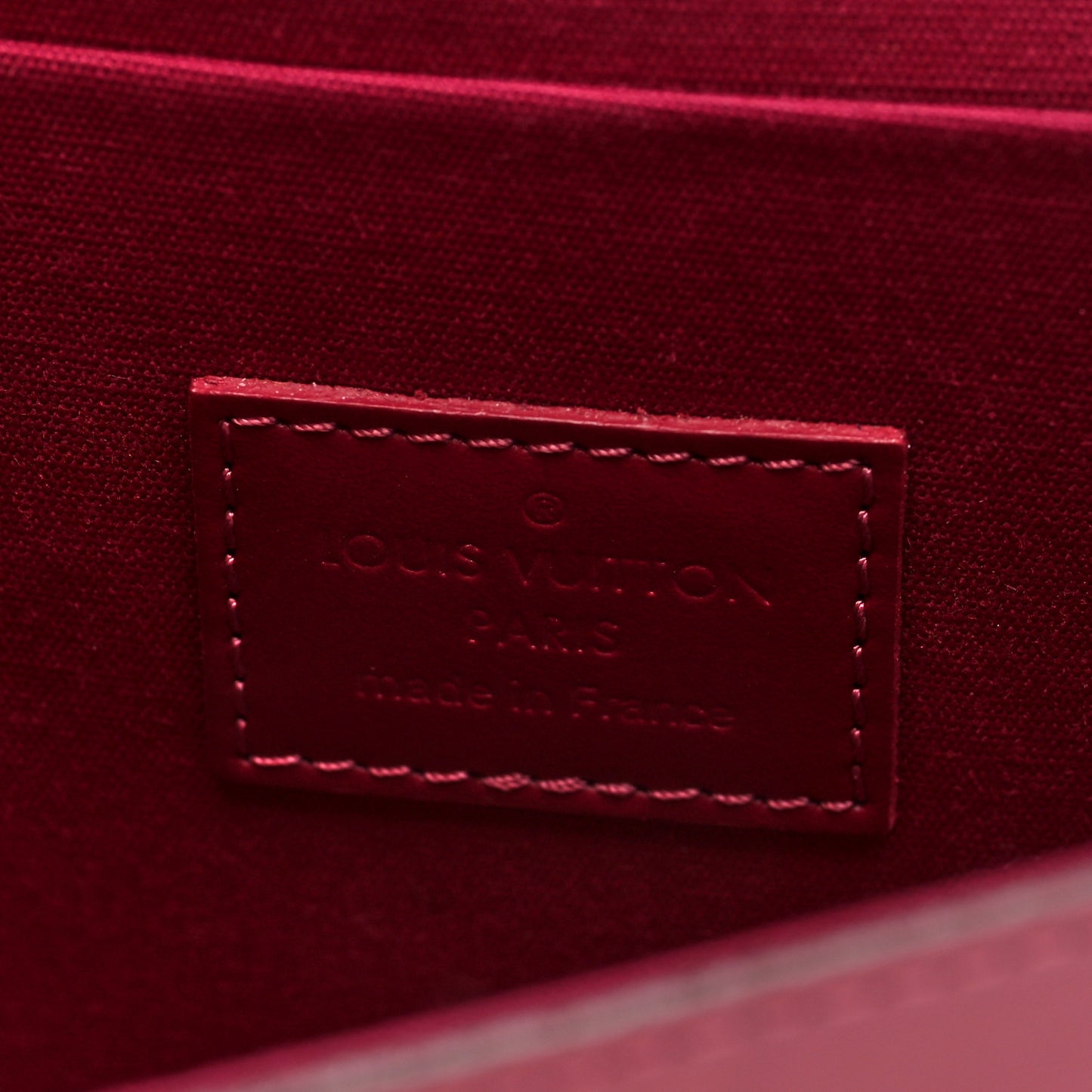 Vernis Felicie Chain Wallet Magenta
