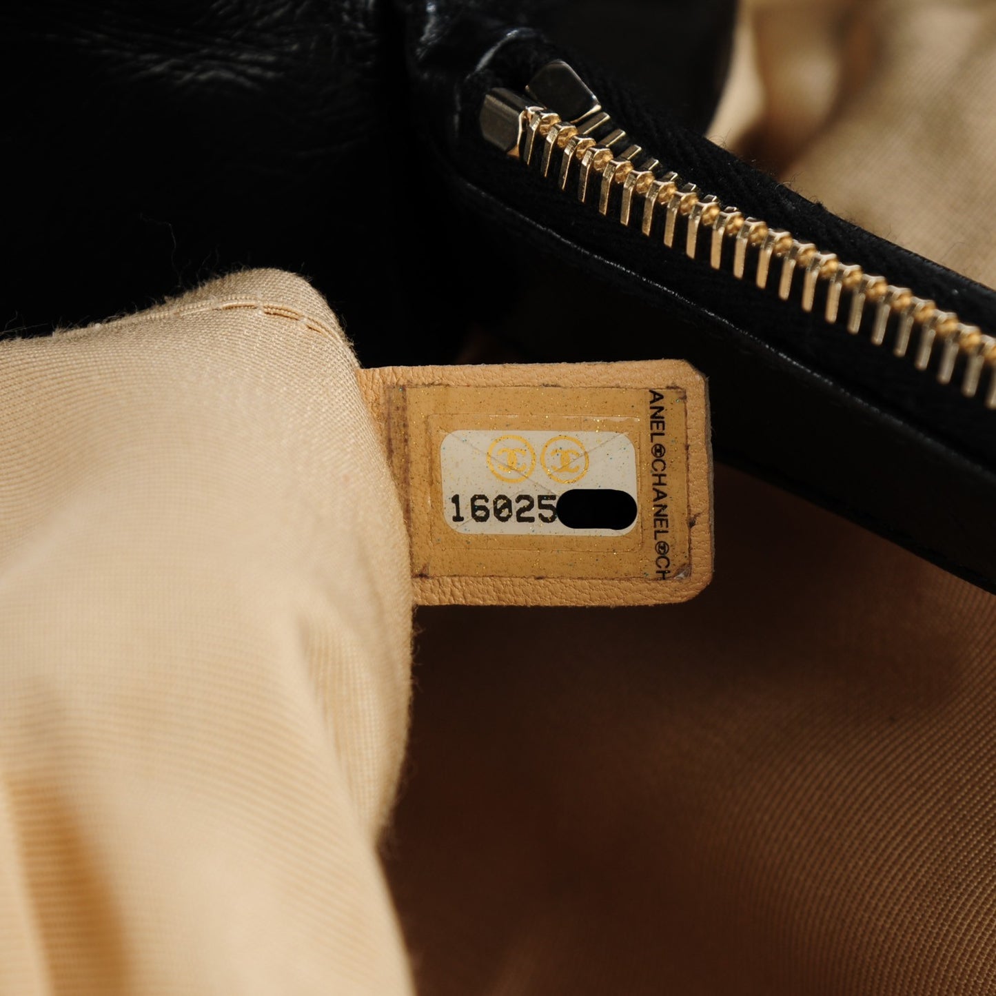 Calfskin Quilted In The Mix Shopping Tote Beige Black