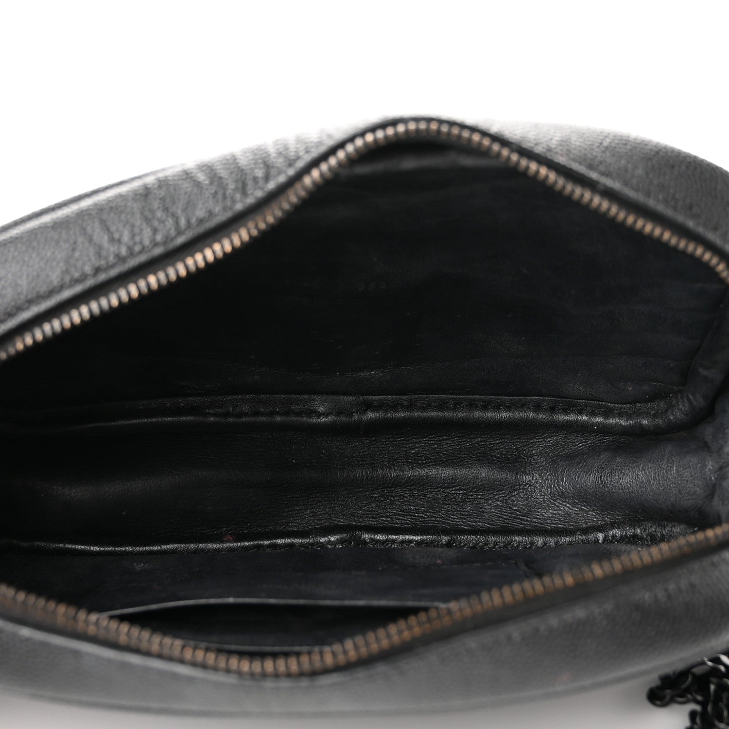 Saint Laurent Grain De Poudre Matelasse Monochrome Monogram Mini Lou Camera Bag Black 5 of 11