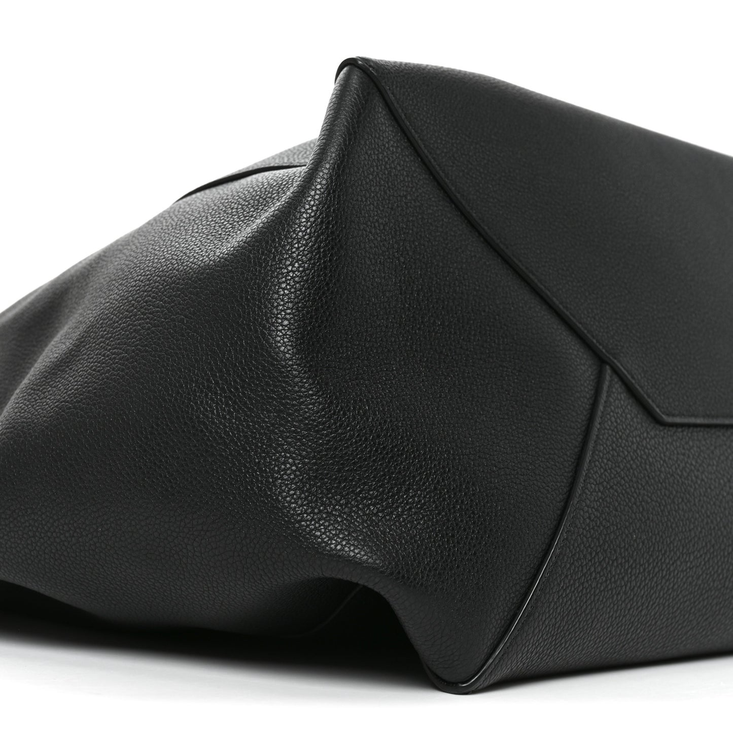 Soft Grained Calfskin Medium Belt Cabas Phantom Black