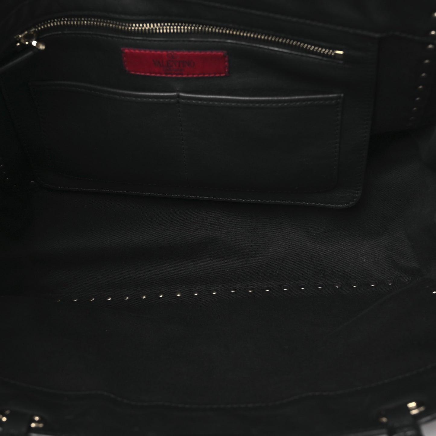 Vitello Medium Rockstud Tote Black