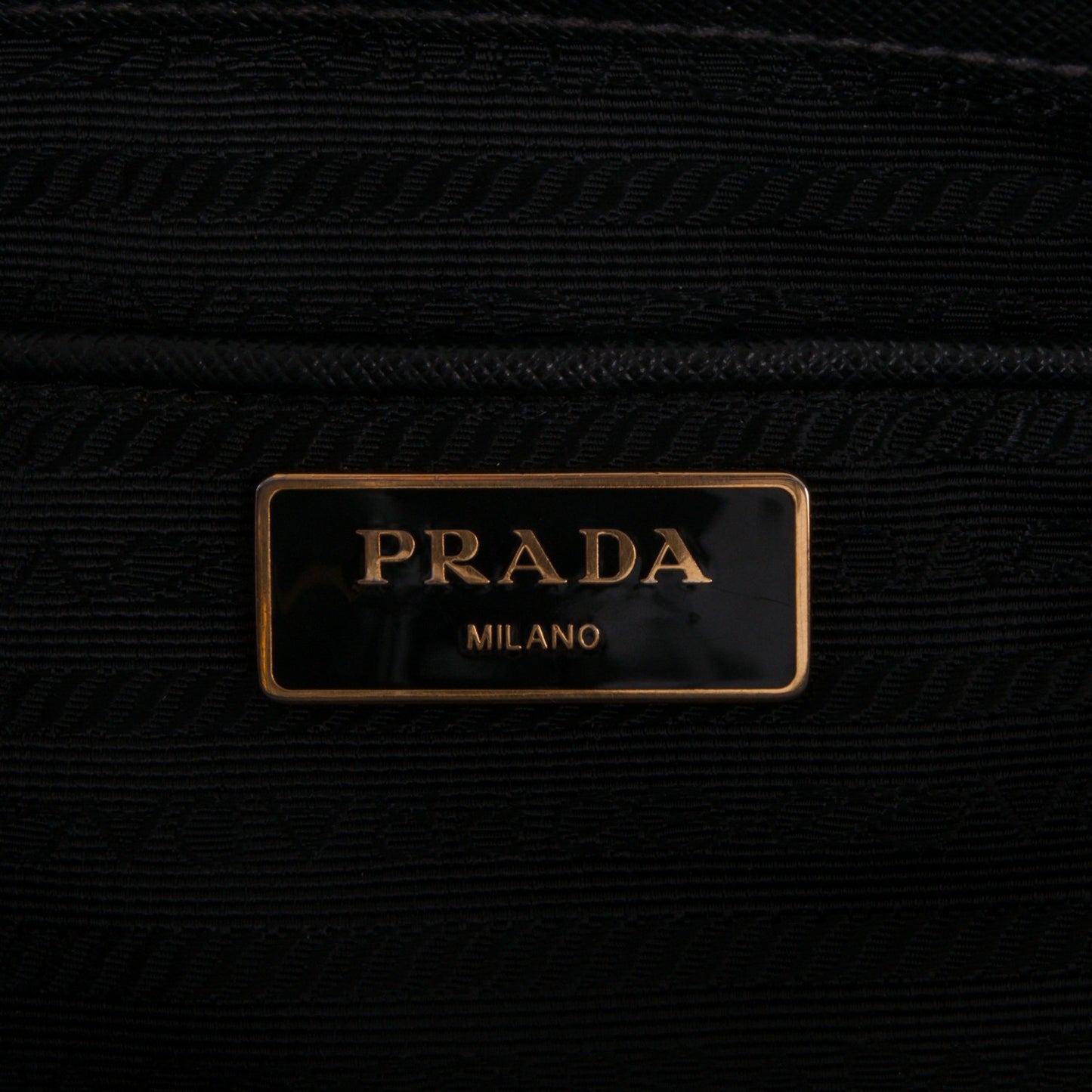Saffiano Medium Galleria Double Zip Tote Black