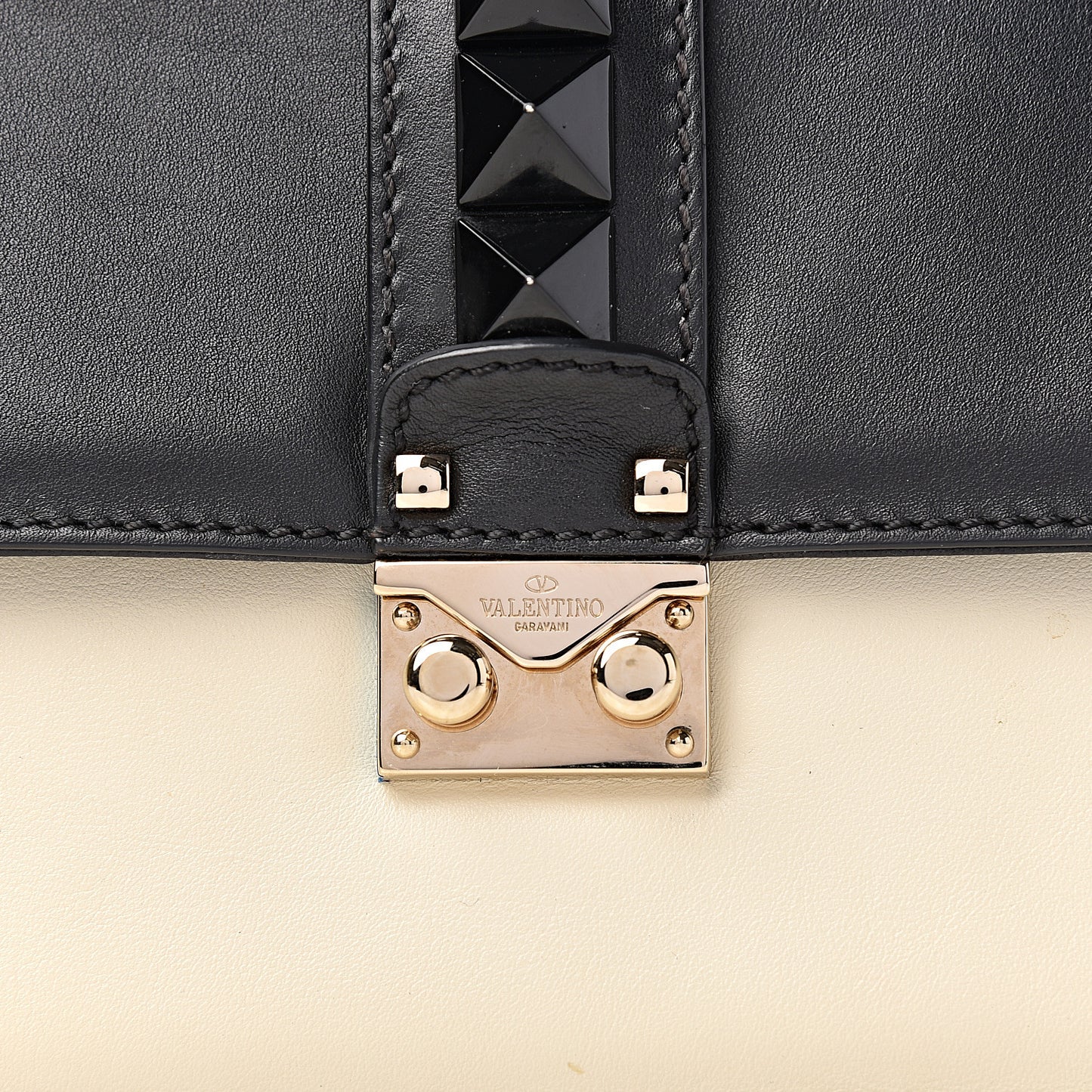 Vitello Medium Glam Lock Rockstud Flap Black Light Ivory