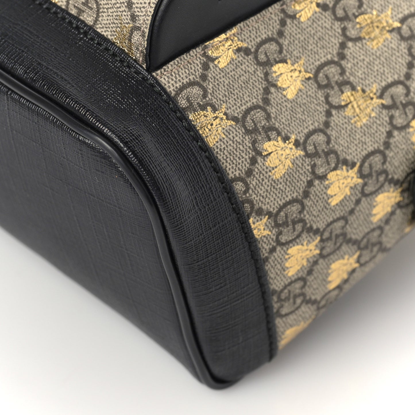 GG Supreme Monogram Bees Print Small Day Backpack Beige Oro Black