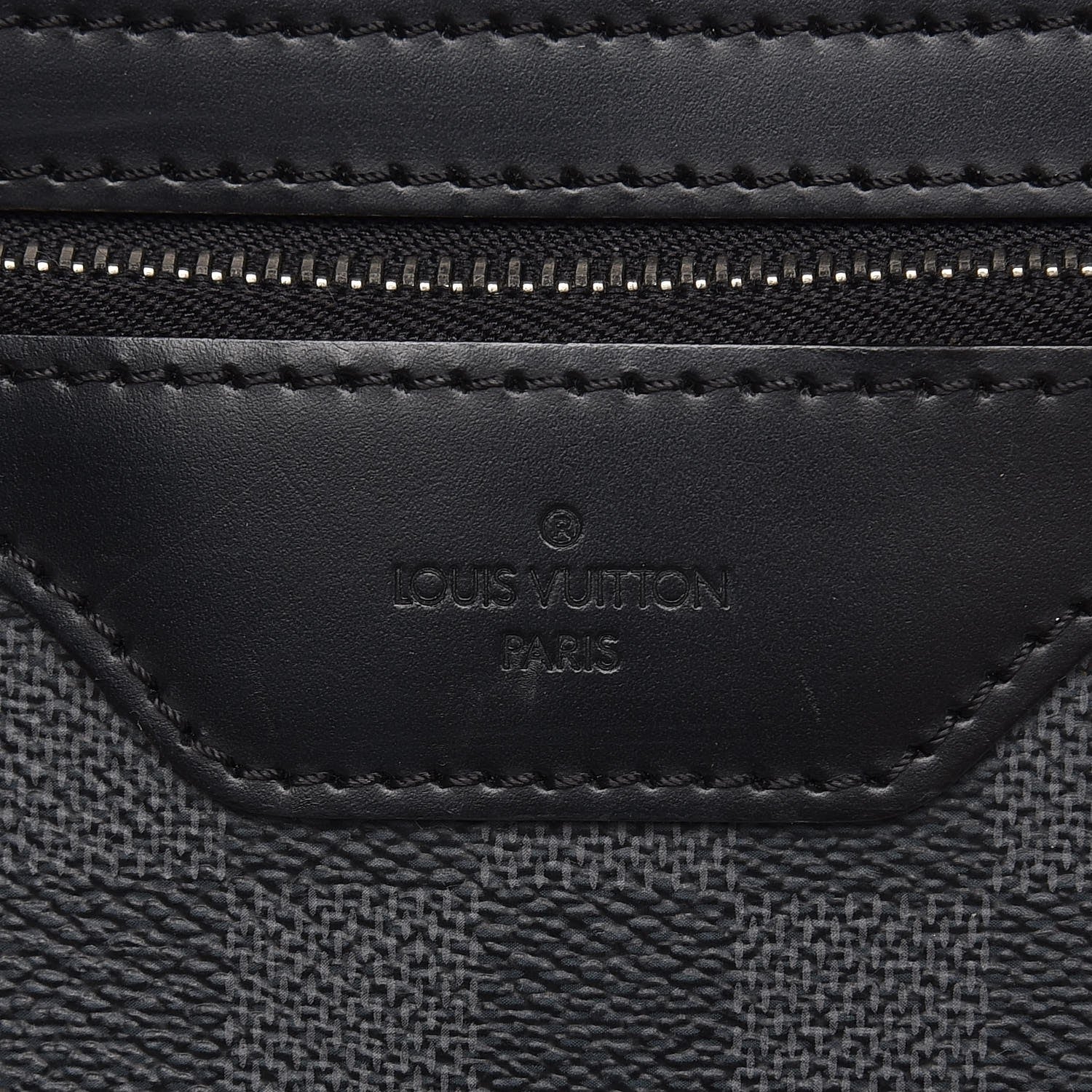 Louis Vuitton Damier Graphite Steeve 6 of 9