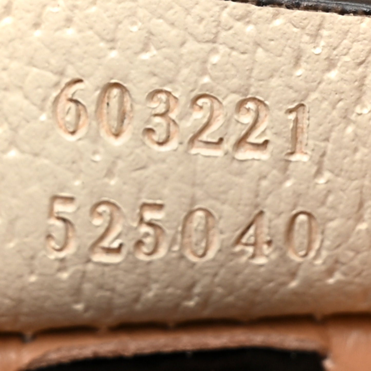 GG Supreme Monogram Berry Textured Dollar Calfskin Small Padlock Bamboo Shoulder Bag Beige Ebony Light Copper Mystic White
