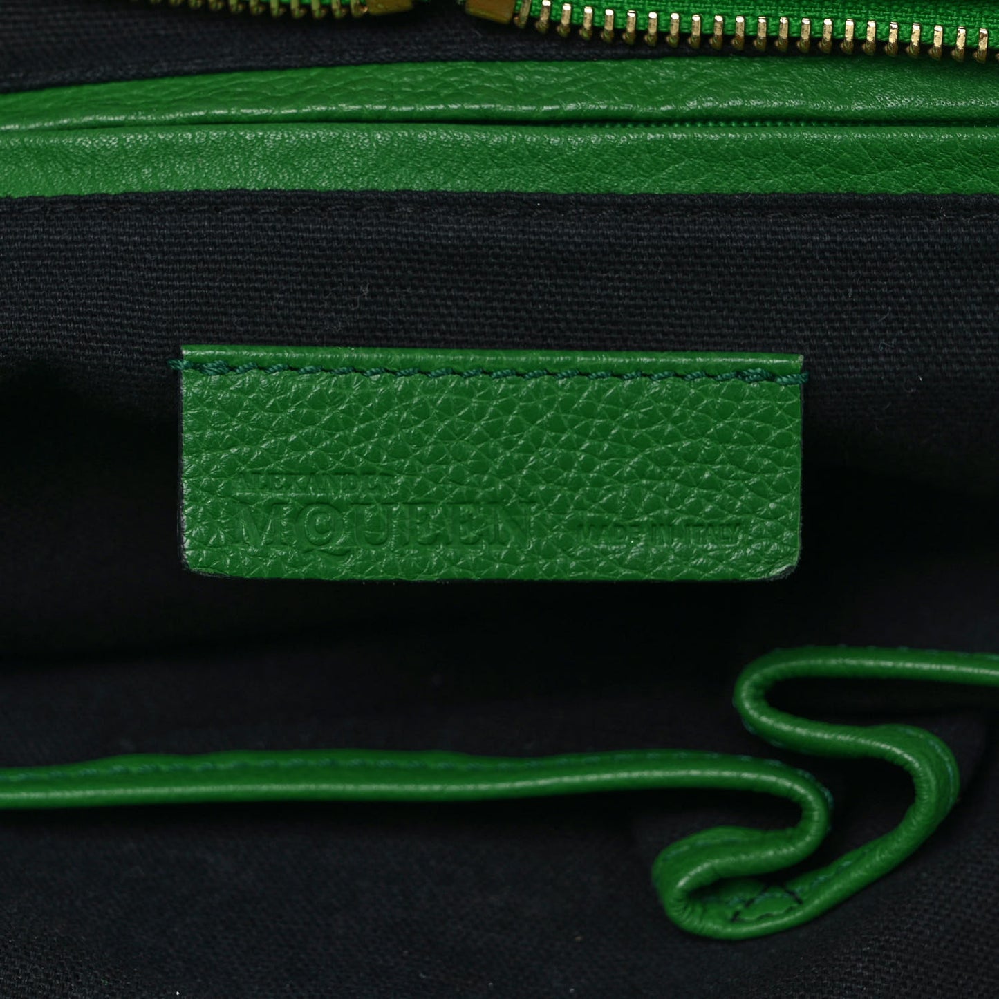 Pebbled Calfskin Large Skull Padlock Zip Around Tote Emerald