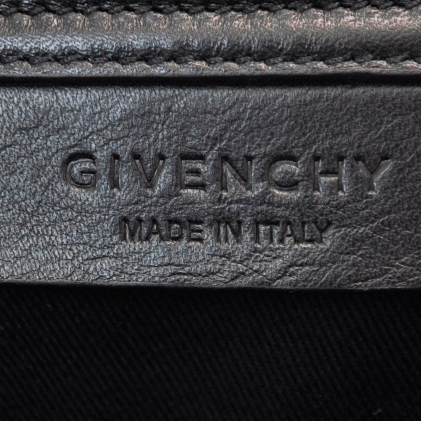 Calfskin Large Antigona Black