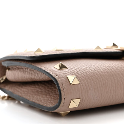 Valentino Garavani Pebbled Calfskin Rockstud Flip Lock Wallet On Chain Poudre 8 of 9