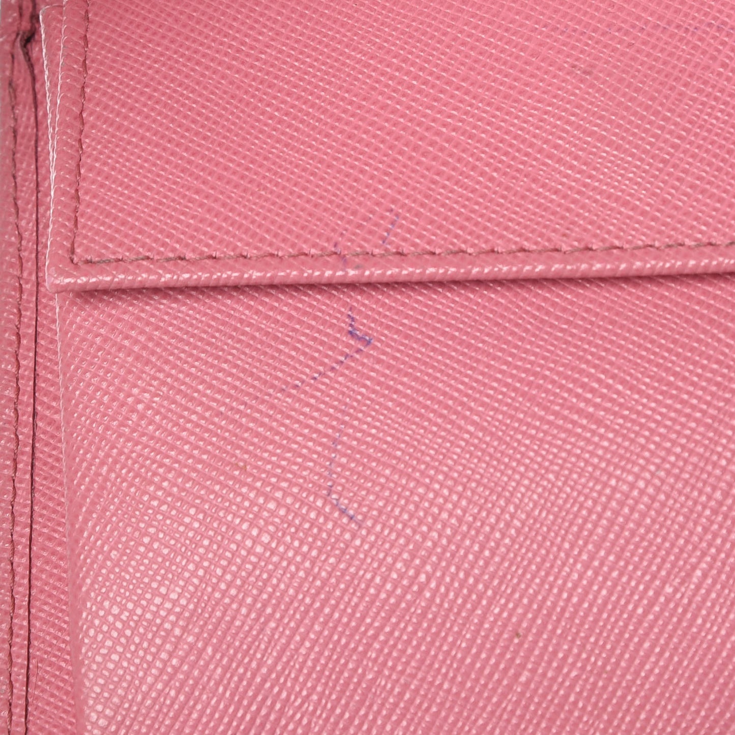 Saffiano Metal Compact Snap Bi-Fold Wallet Petalo