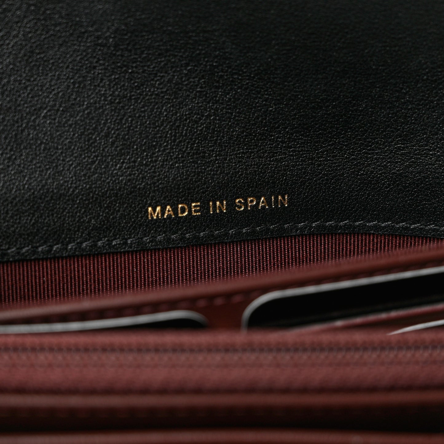 Crumpled Calfskin Quilted Large Reissue Gusset Flap Wallet Black