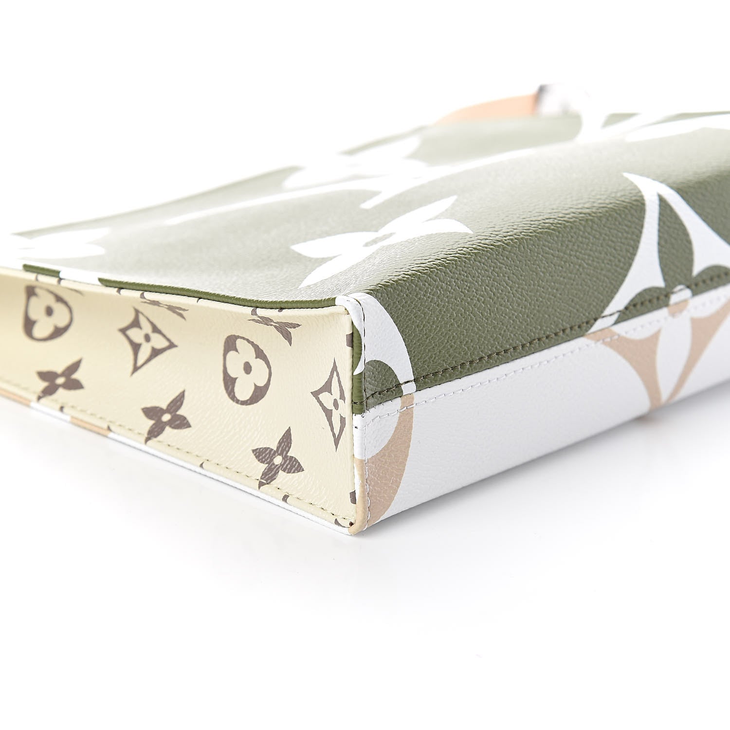 Louis Vuitton Monogram Giant Toiletry Pouch 26 Kaki 7 of 8