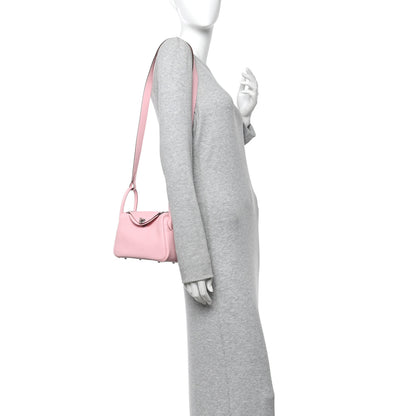 Hermes Taurillon Clemence Verso Mini Lindy 20 Rose Sakura Gris Perle 3 of 11