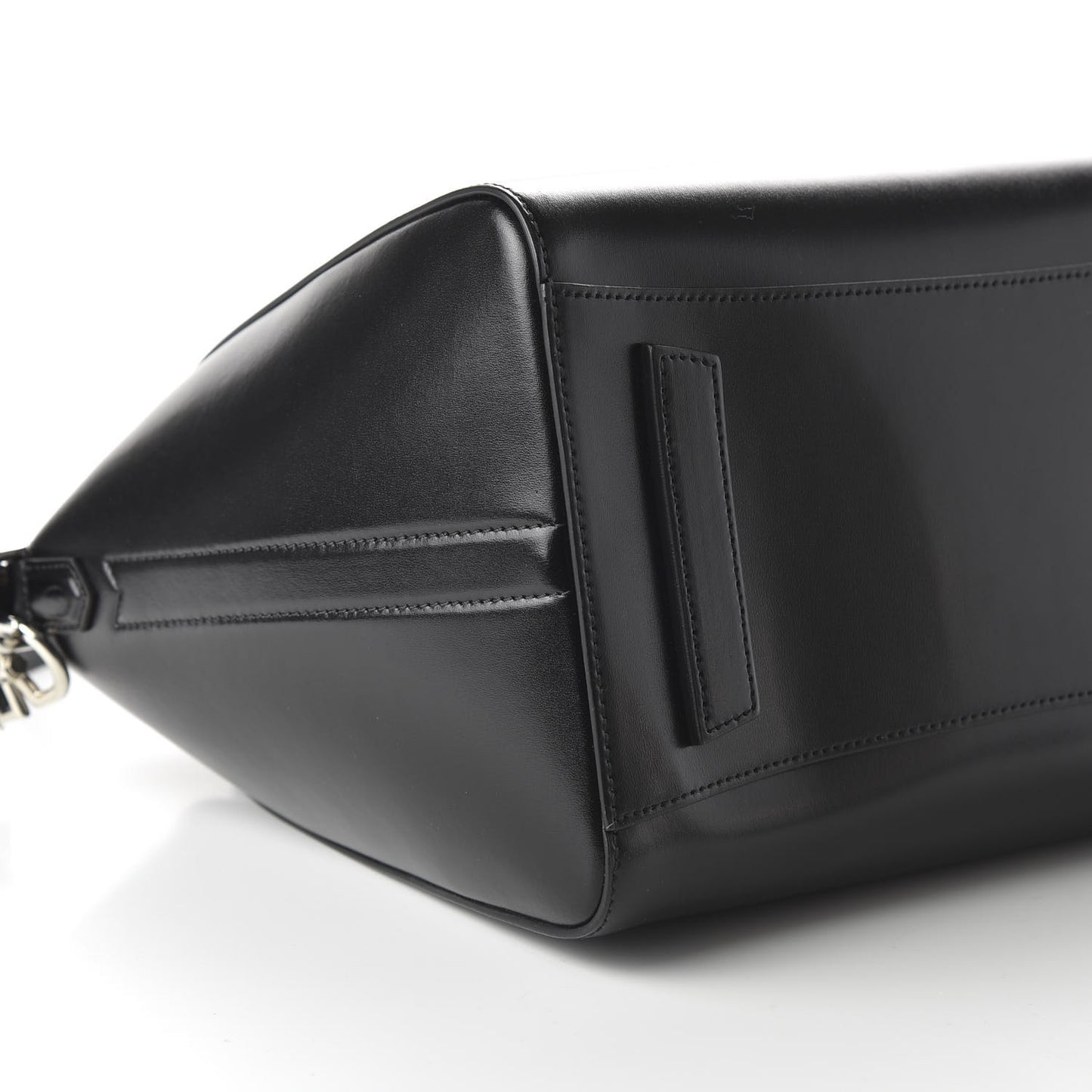 Shiny Lord Calfskin Medium Antigona Black