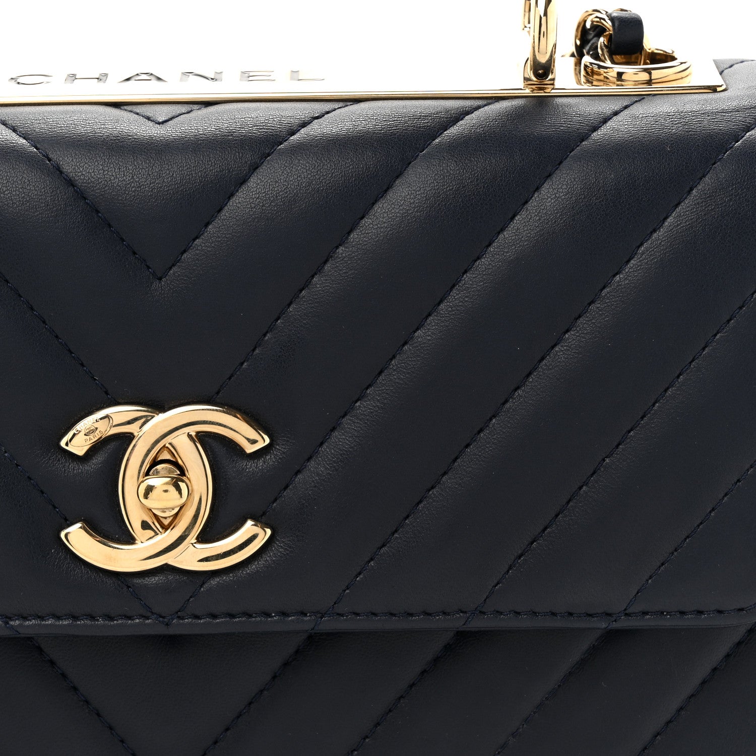 シャネル　パリニューヨーク Chanel Lambskin Chevron Quilted Small Trendy CC Flap Dual Handle