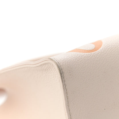 Louis Vuitton Empreinte Monogram Giant By The Pool Onthego MM Cream Saffron 11 of 18