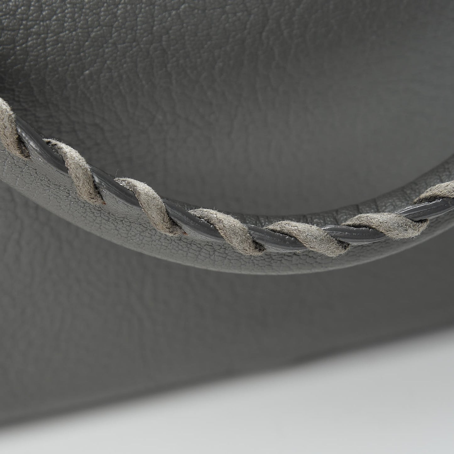 Chevre Silver Metallic Edge Hardware Town Gris Acier
