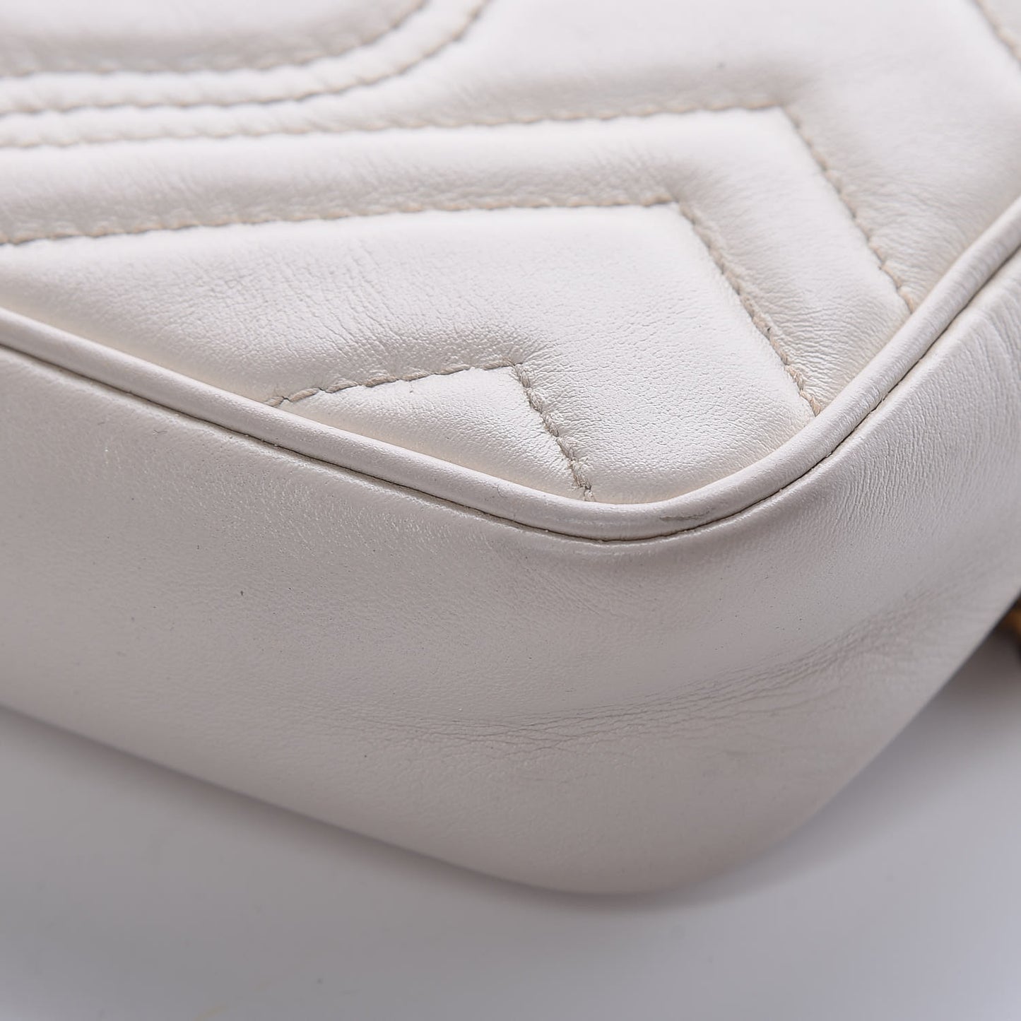 Calfskin Matelasse Super Mini GG Marmont Shoulder Bag White