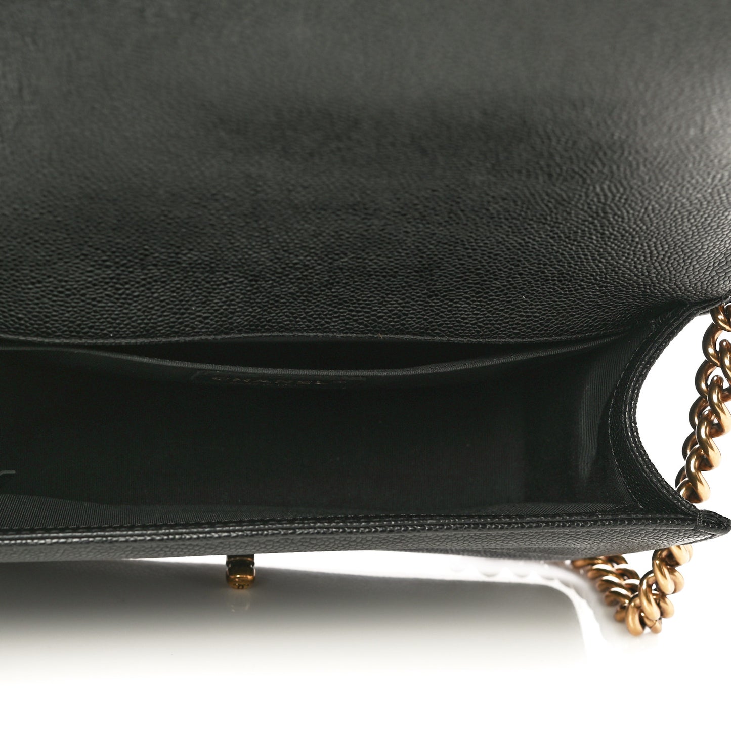 Caviar Quilted Medium Boy Flap Black