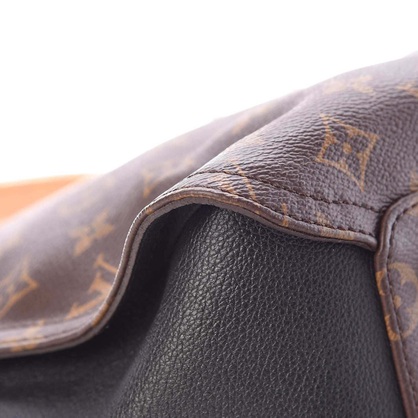 Monogram Gaia Black
