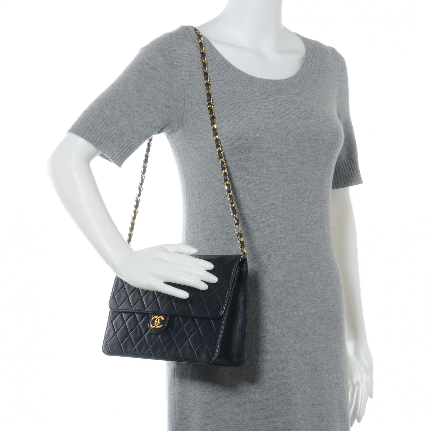 Chanel Lambskin Single Flap Navy 2 of 7