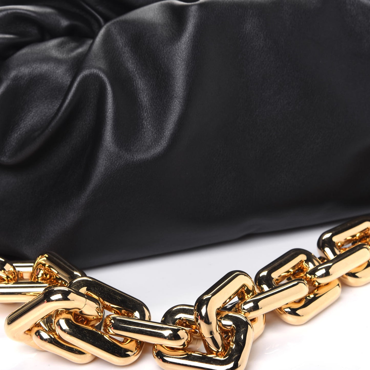 Calfskin The Pouch Chain Black