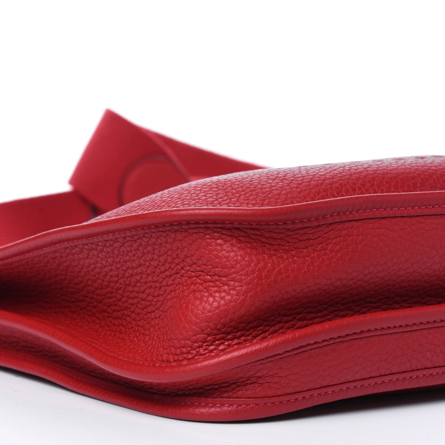 Taurillon Clemence Evelyne III PM Rouge Casaque