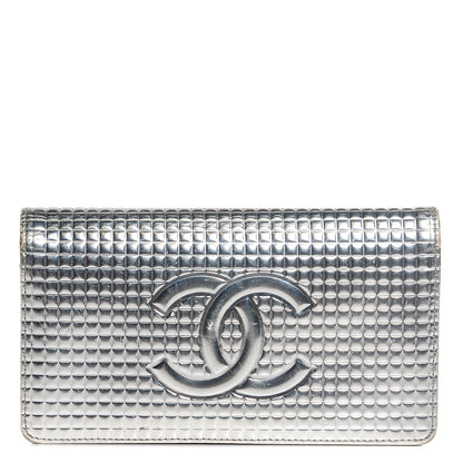 Chanel Metallic Calfskin Embossed CC Yen Wallet Silver 1 of 8