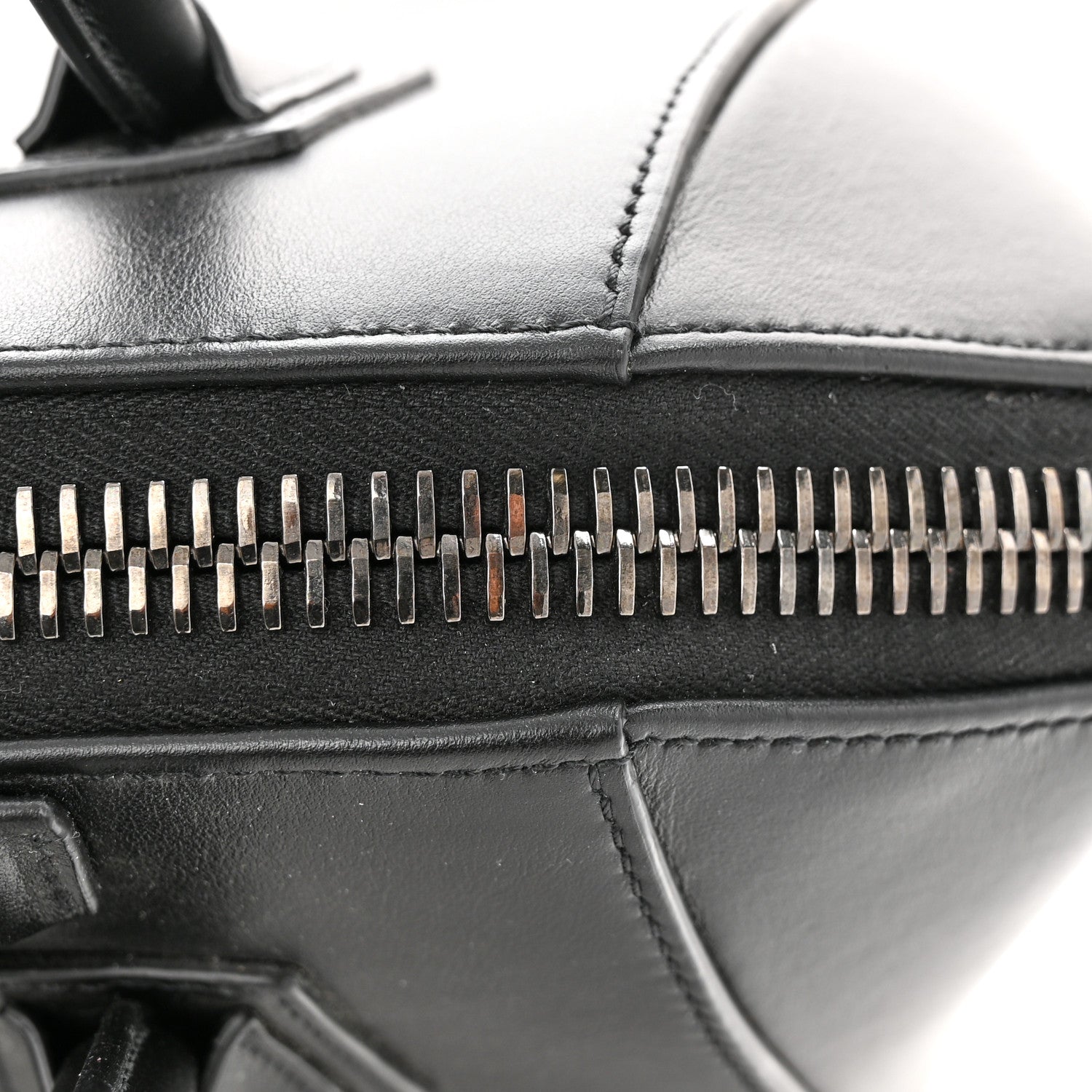 Givenchy Smooth Calfskin Chains Small Antigona Black 11 of 12