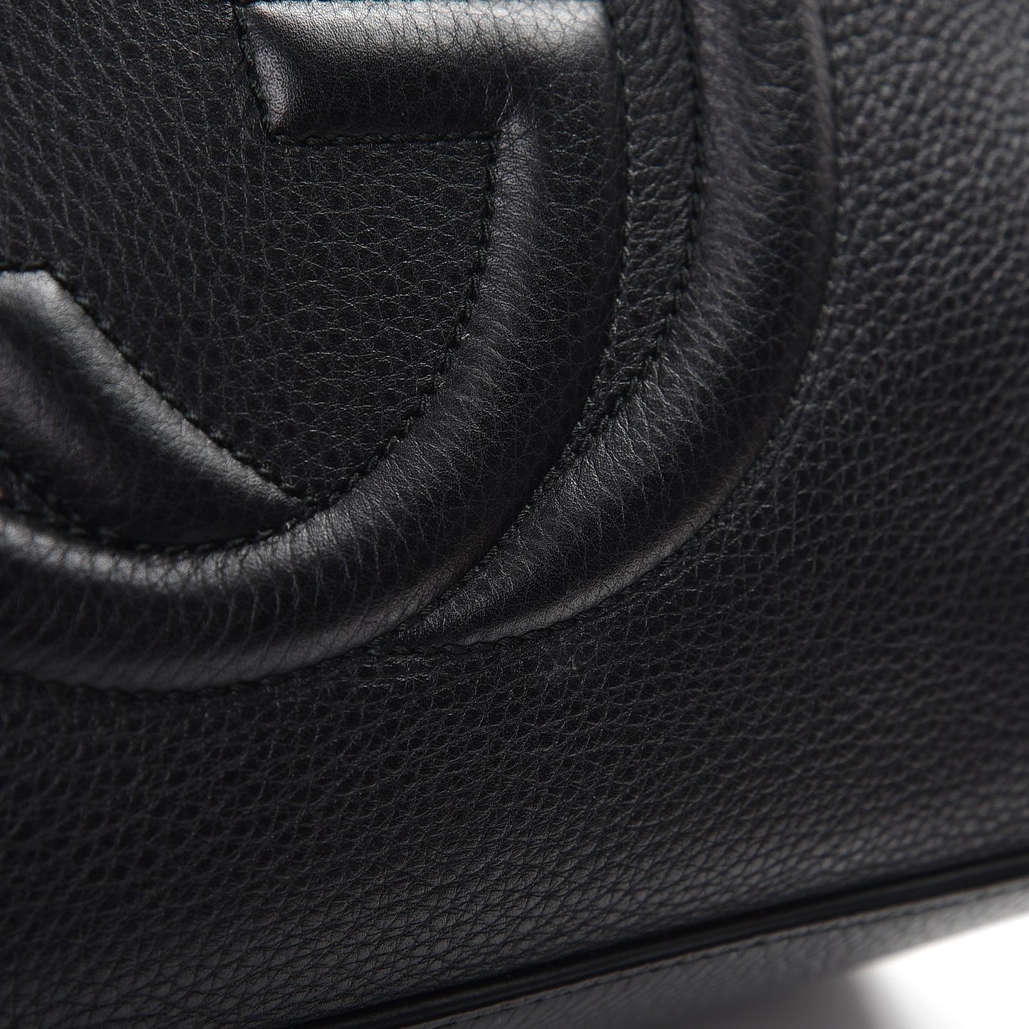 Pebbled Calfskin Large Soho Hobo Black