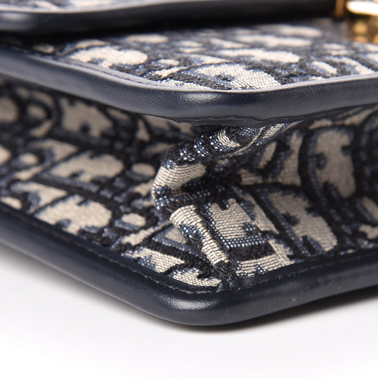 Oblique 30 Montaigne Flap Bag Blue