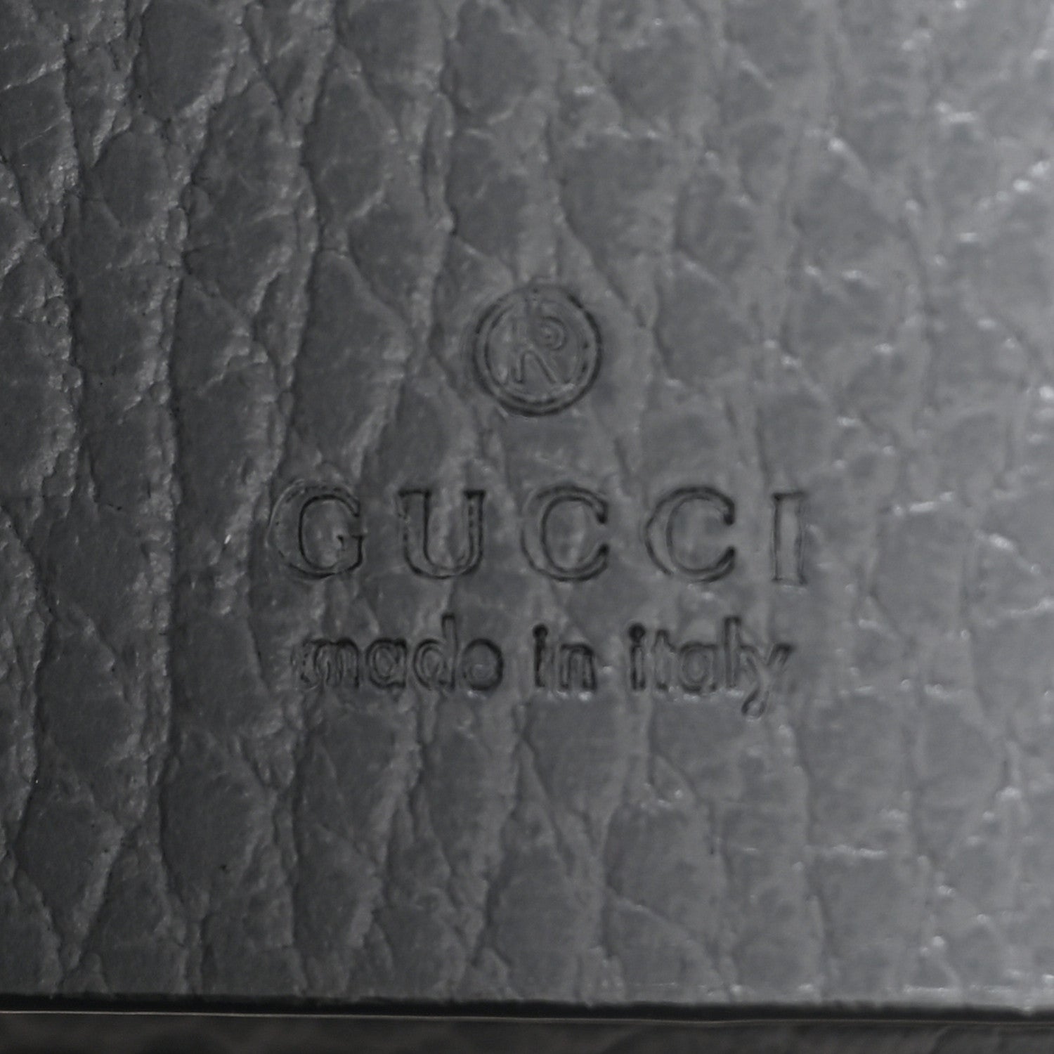 Gucci Pebbled Calfskin Enamel Monochrome GG Marmont 6 Key Holder Deep Grey 5 of 6