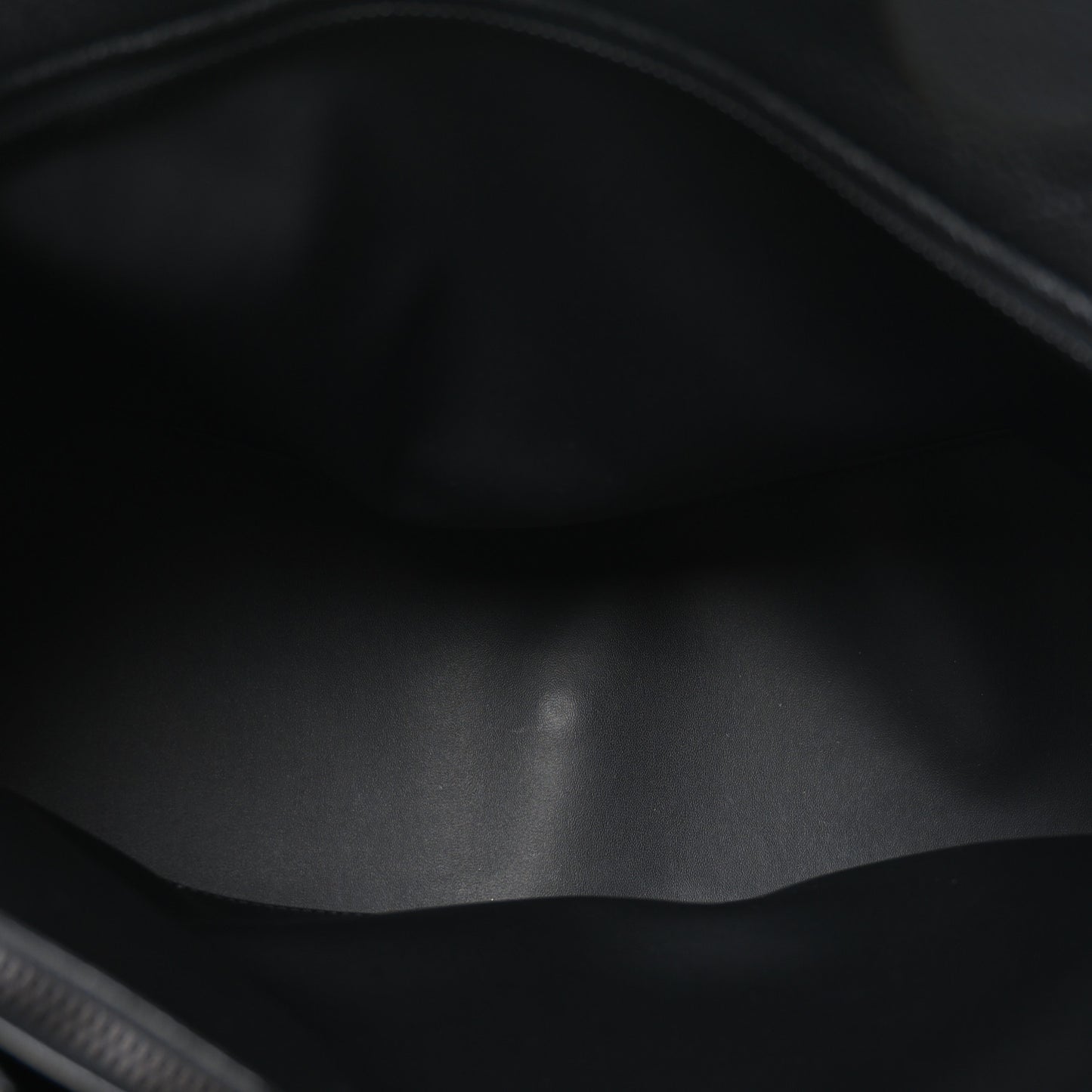 Grained Calfskin Neo Classic Black Hardware Medium City Black