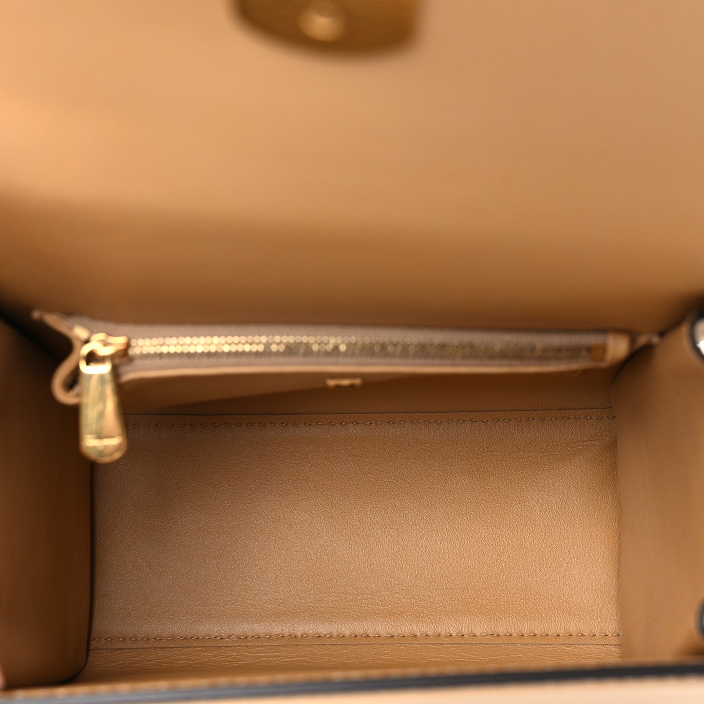 Grained Calfskin Suede Small Boxyz Dune