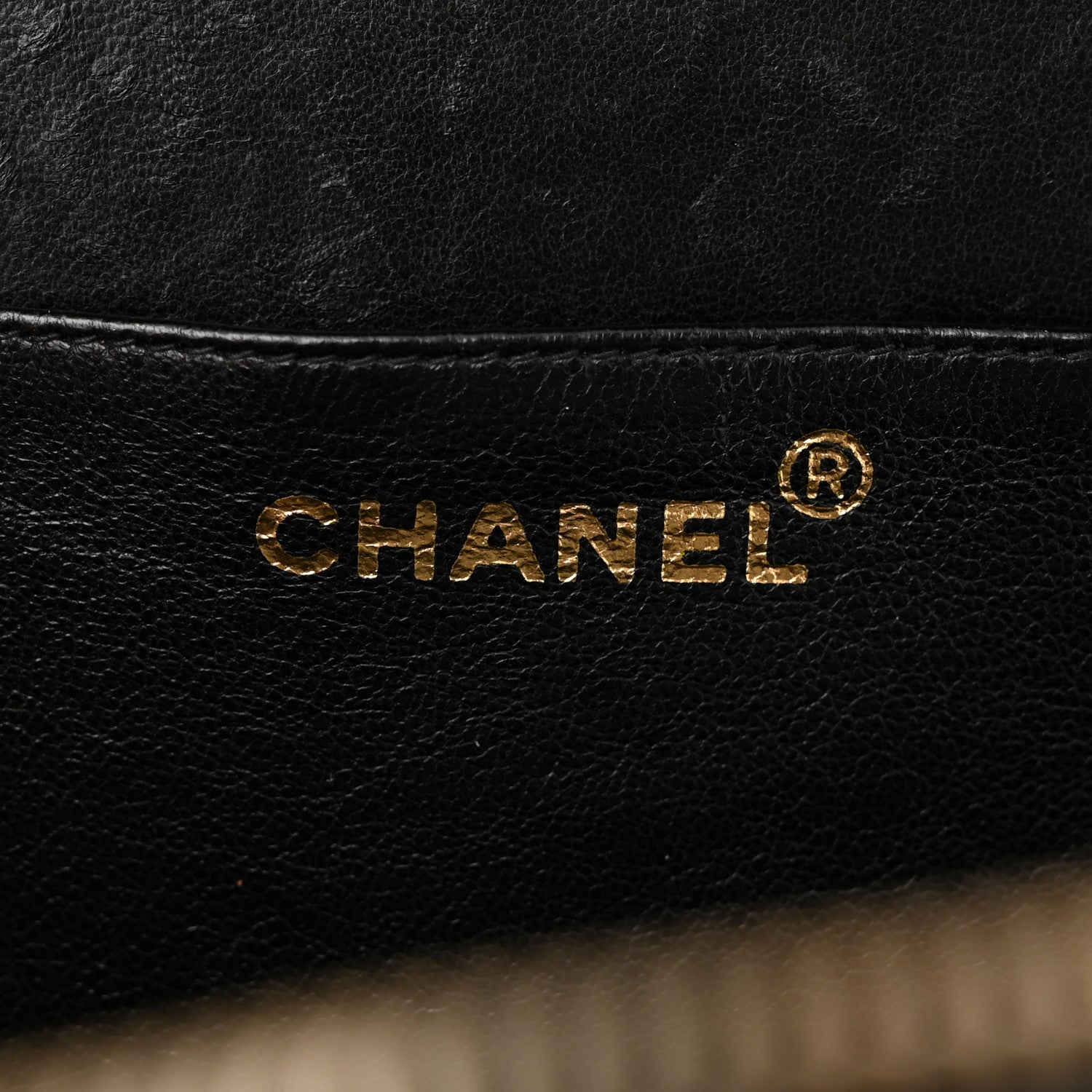 Chanel Patent CC Round Vanity Case Black 6 of 11