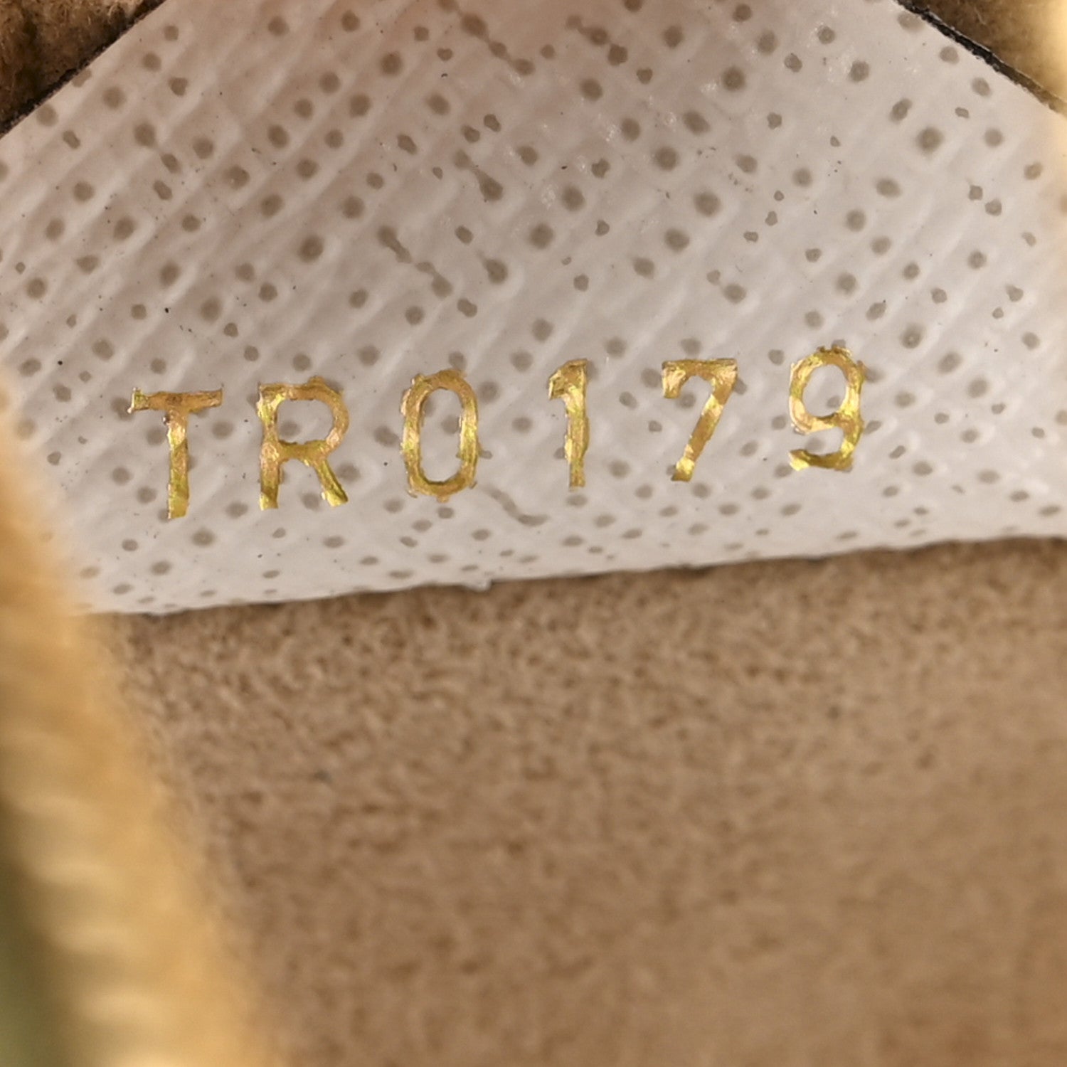 Louis Vuitton Monogram Giant Beach Pouch Kaki 7 of 11