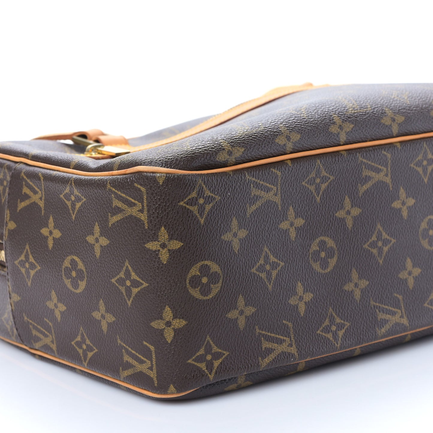 Monogram Cite GM