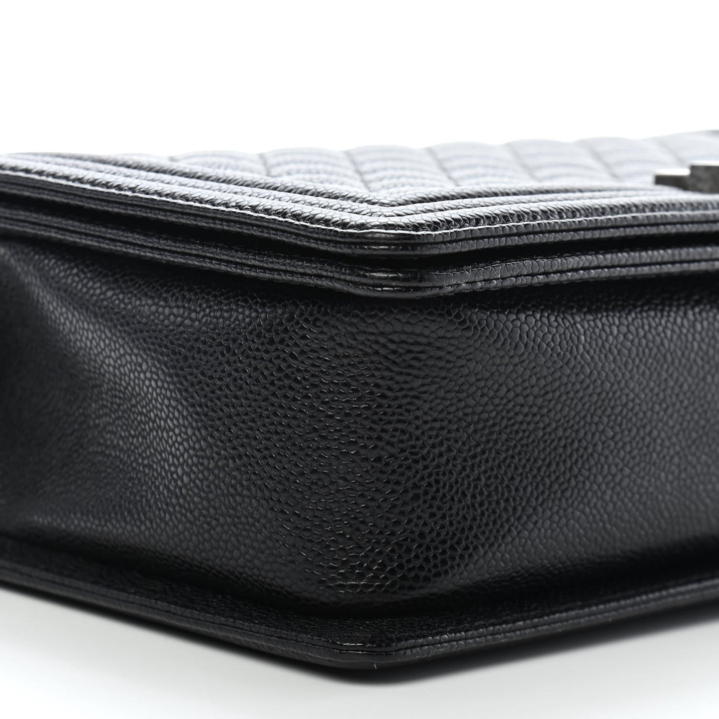 Caviar Quilted New Medium Boy Flap Black