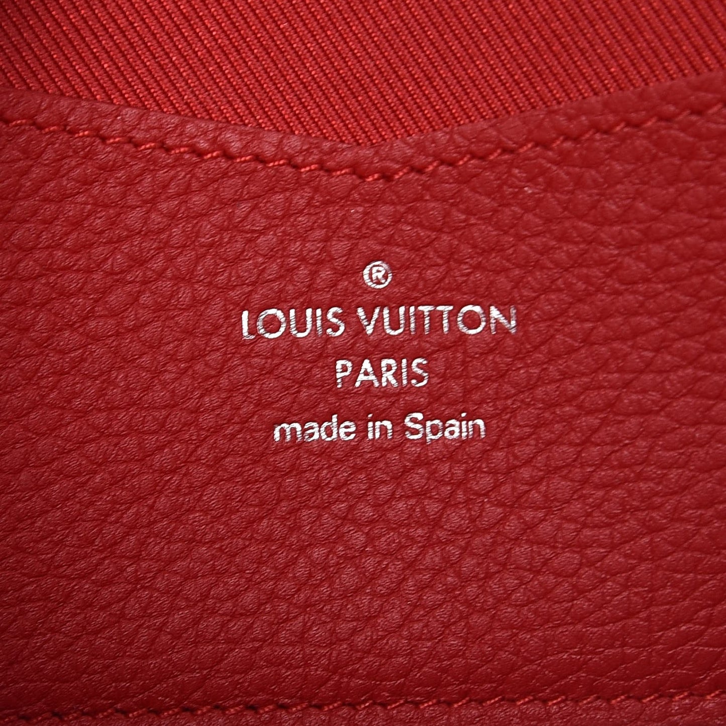 Calfskin Lockme II Wallet Rubis