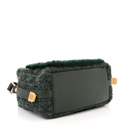 Chanel Tweed Shearling Grained Calfskin Camera Case Green 4 of 12