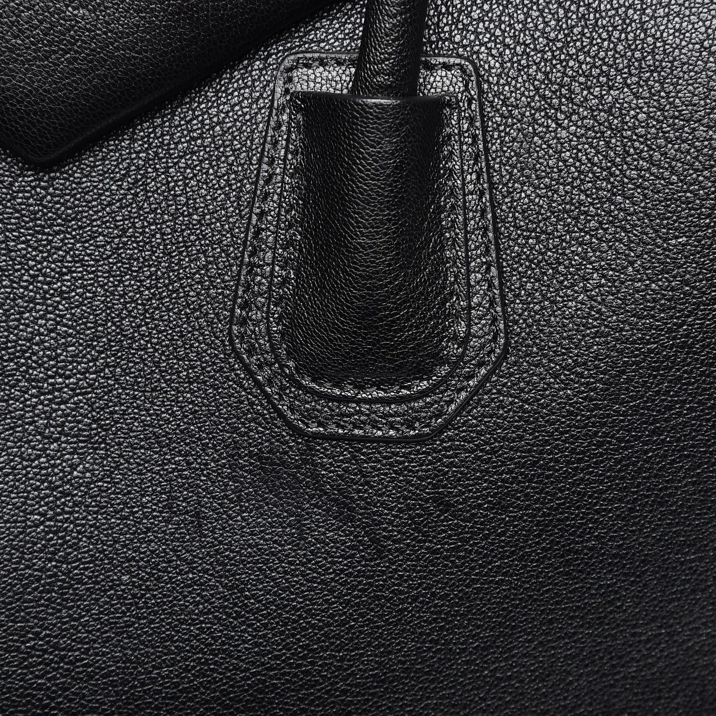 Sugar Goatskin Medium Antigona Black