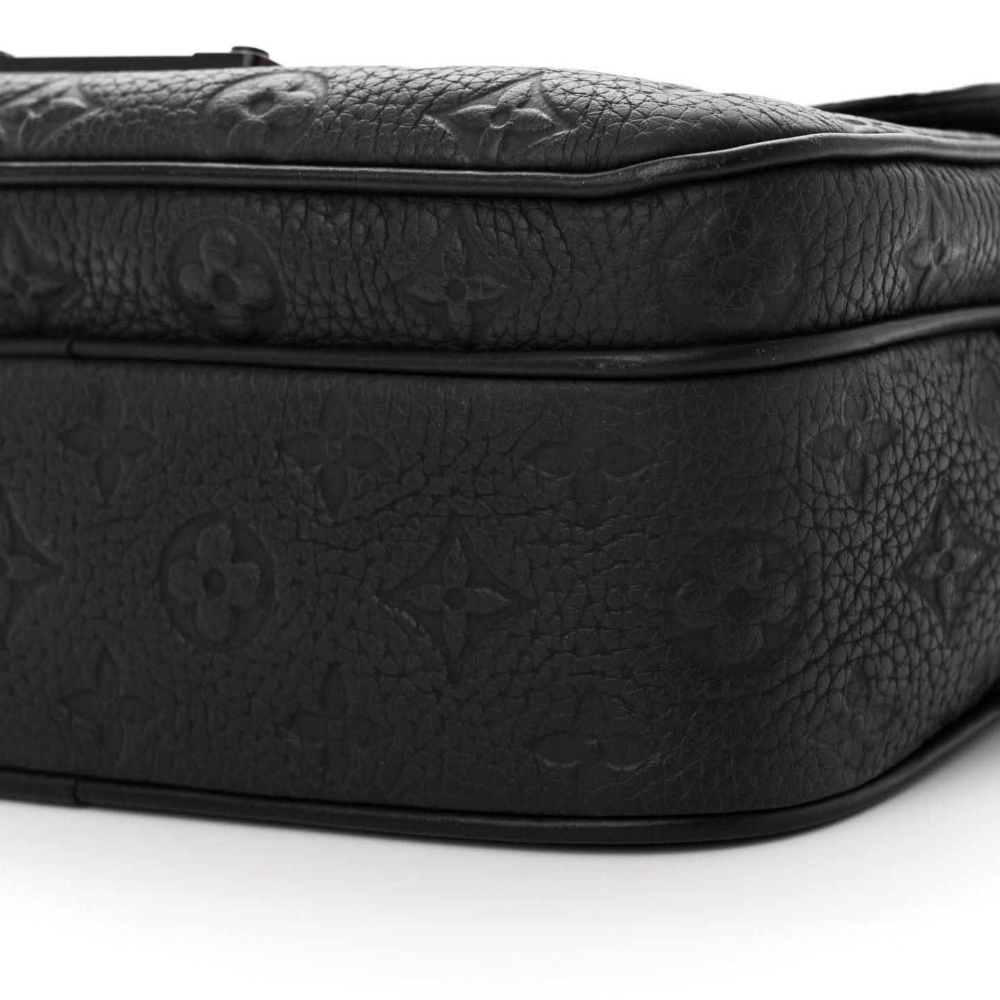 Taurillon Monogram S Lock Messenger Black
