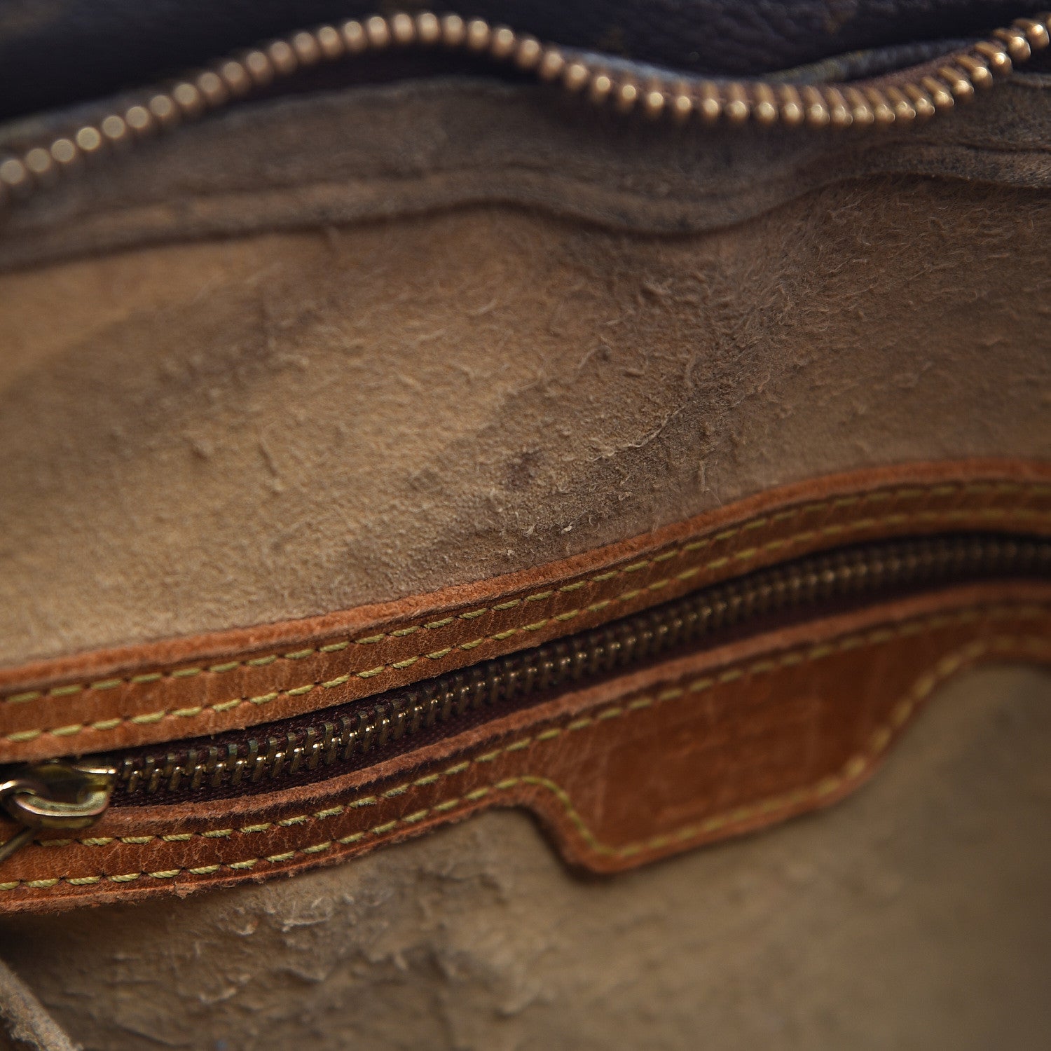 Louis Vuitton Monogram Looping GM 13 of 21