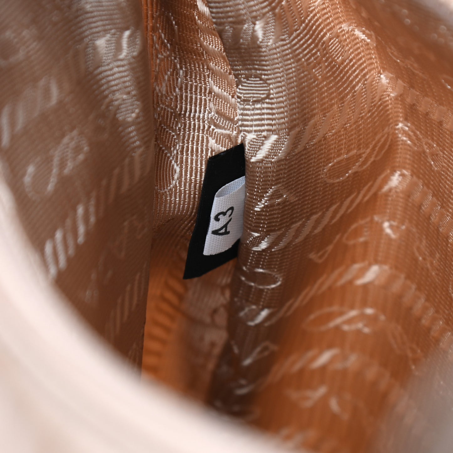 Tessuto Nylon Mini Re-Edition 2000 Bag Cammeo