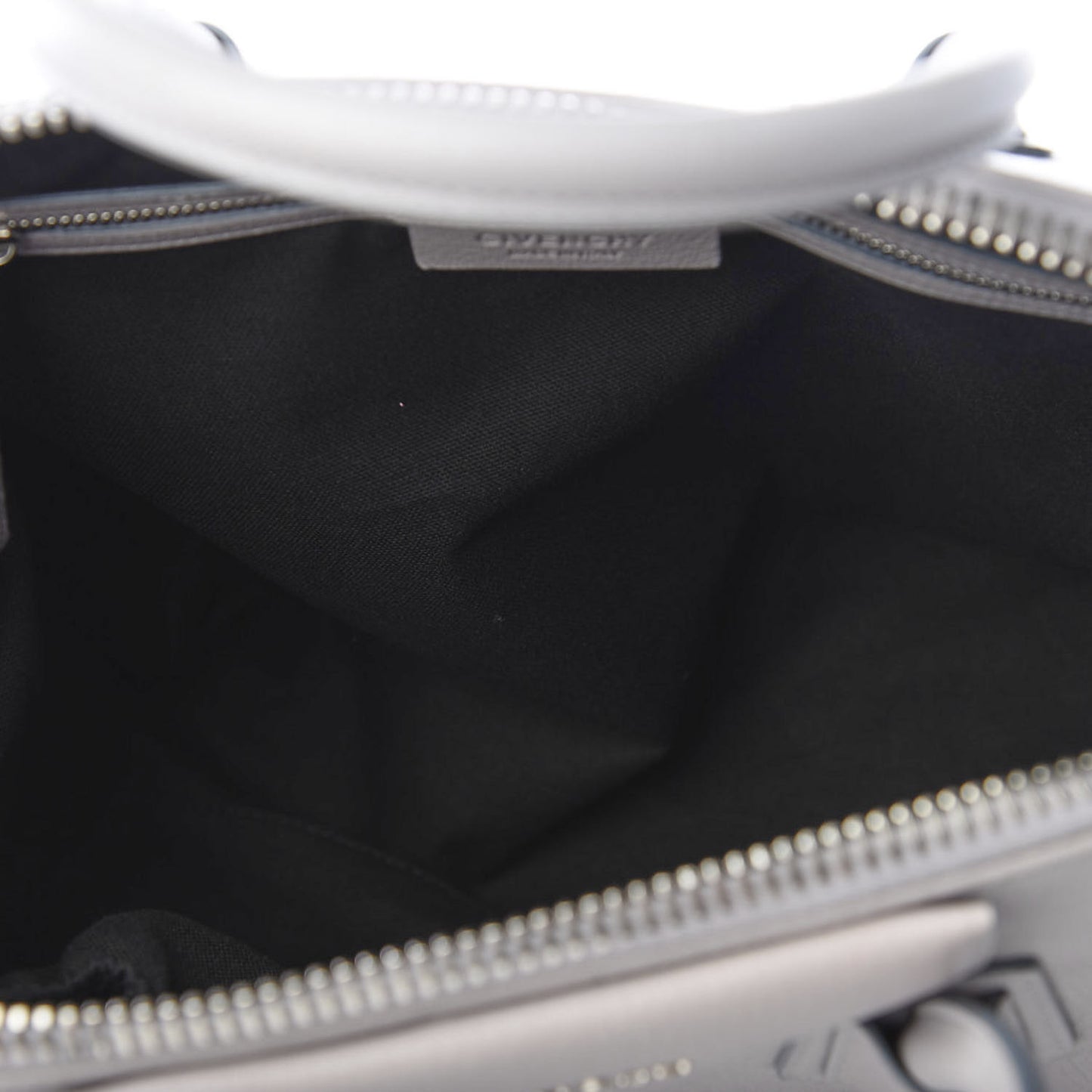 Sugar Goatskin Medium Antigona Pearl Grey