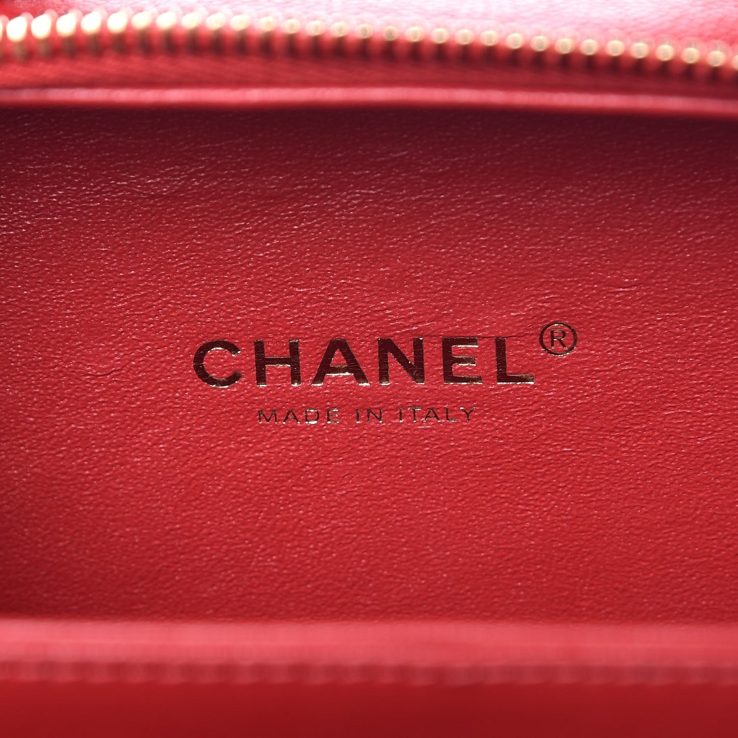 Caviar Quilted Small CC Filigree Vanity Case Red