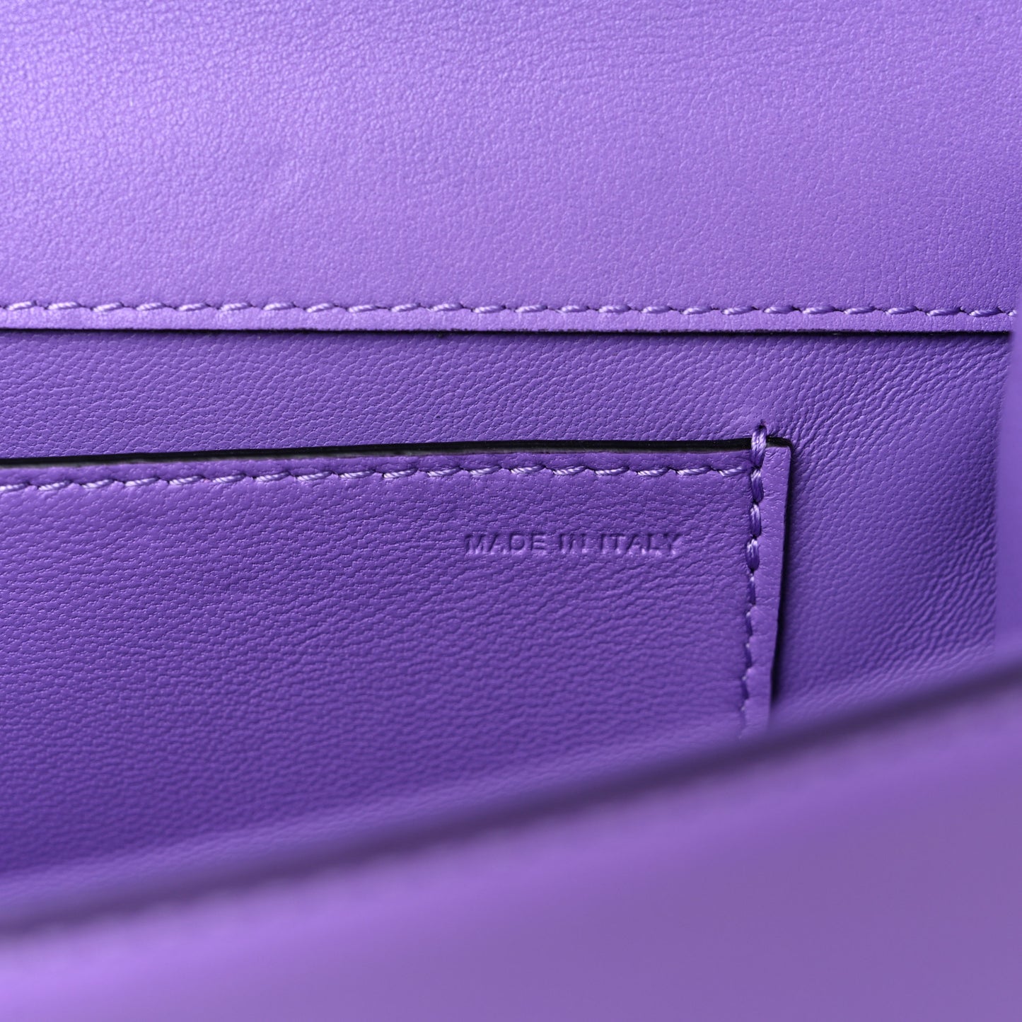 Calfskin Vlogo Loco Shoulder Bag Glicine