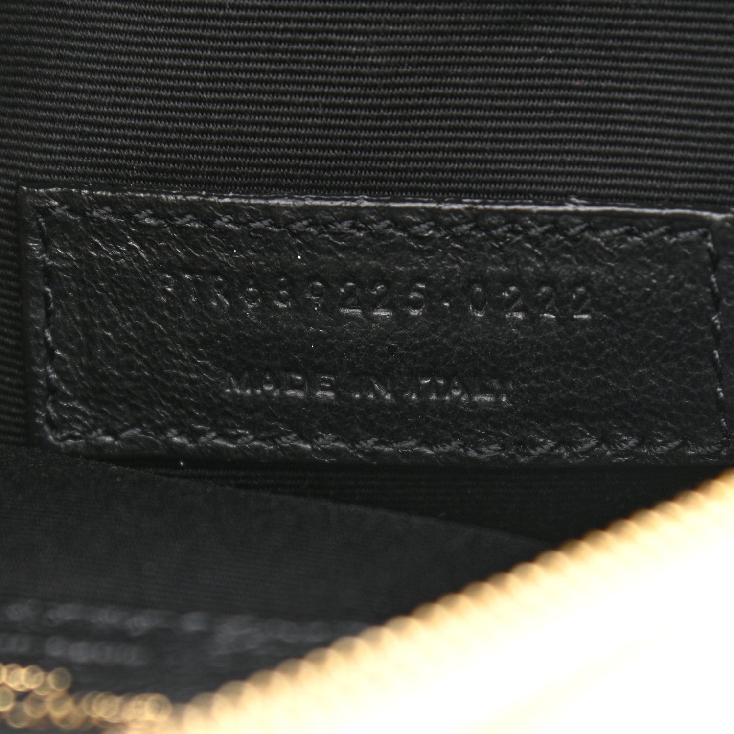 Saint Laurent Calfskin Matelasse Chevron Quilted Baby Round Vinyle Belt Bag Blanc Vintage 7 of 11