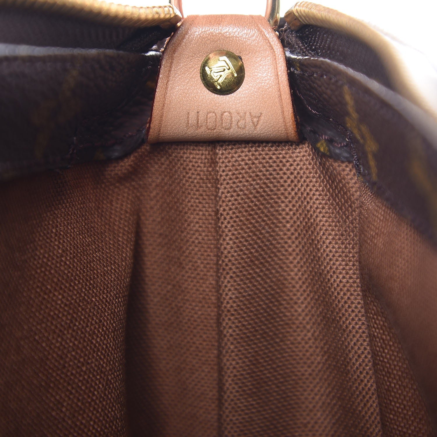 Louis Vuitton Monogram Cabas Mezzo 7 of 14