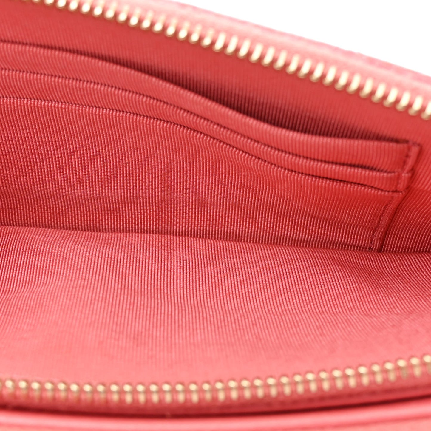 Iridescent Caviar Quilted Small Clutch With Chain Pink